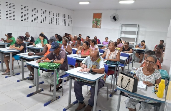 EJA em Laranjeiras registra recorde de alunos matriculados em 2024