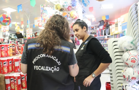 Procon Aracaju verifica cumprimento da legislação consumerista em supermercados