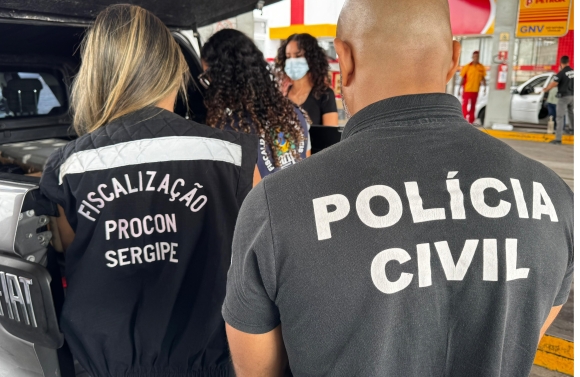 Ação conjunta entre Polícia Civil, Procon/SE e ANP fiscalizam postos de combustíveis na Grande Aracaju