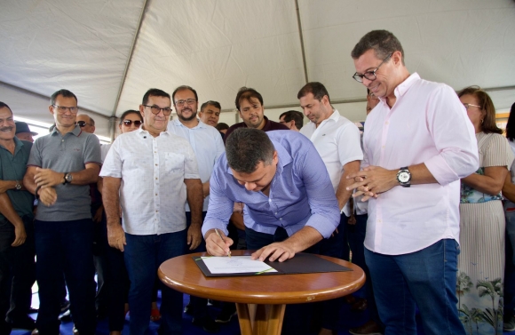 Kaká Santos participa da assinatura da ordem de serviço para construção de ponte entre Itabaianinha e Tobias Barreto