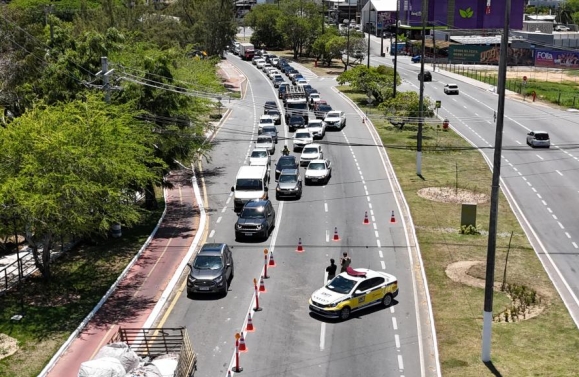 SMTT orienta condutores a buscarem rotas alternativas devido a congestionamento na ponte Juscelino Kubitschek