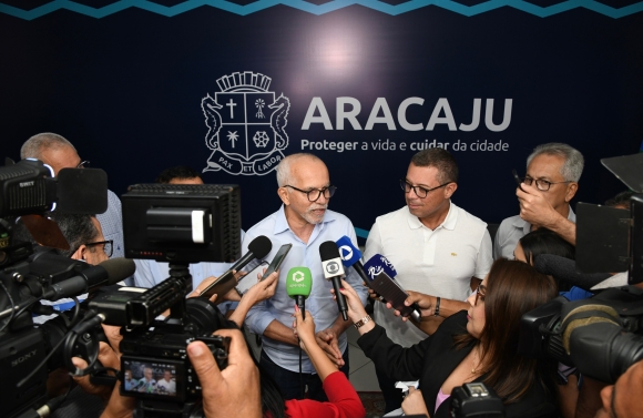 Prefeito anuncia congelamento da tarifa e subsídio para o transporte público na Grande Aracaju