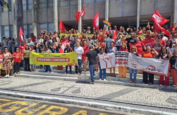 Professores da rede estadual anunciam paralisação de três dias