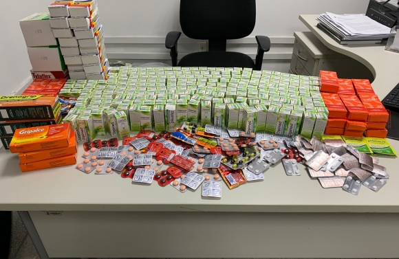 Polícia Civil apreende mais de 350 caixas de medicamentos e 90 mil cigarros contrabandeados em Itabaiana