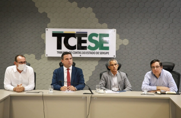 TCE e MPC mediam reunião sobre oferta de transporte escolar para alunos da zona rural de Socorro