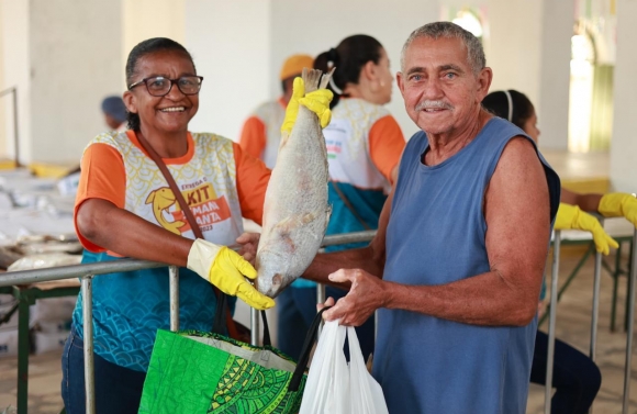 Prefeitura de Laranjeiras mantém a tradição e entrega o kit semana santa à população