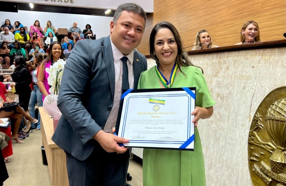 Deputado Kaká Santos homenageia secretária de Justiça com entrega da Medalha Quintina Diniz