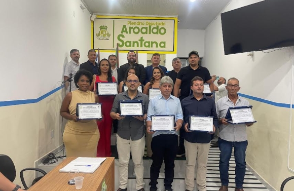 Câmara Municipal de Porto da Folha realiza solenidade de entrega de títulos de cidadão honorário e apresenta reforma histórica