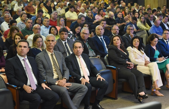 TCE promove evento sobre transição responsável para prefeitos eleitos e equipes de transição