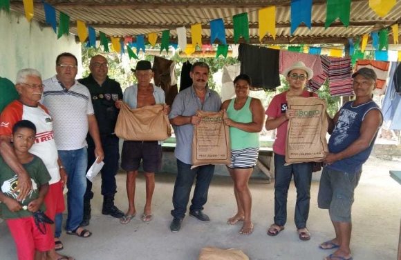 Aelson Publicidade participa da entrega de sementes para agricultores de Propriá