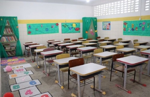 Educação de Itaporanga é valorizada com entrega de reforma de escola municipal