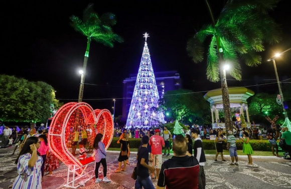 População tem até 6 de janeiro para conferir a decoração natalina da cidade