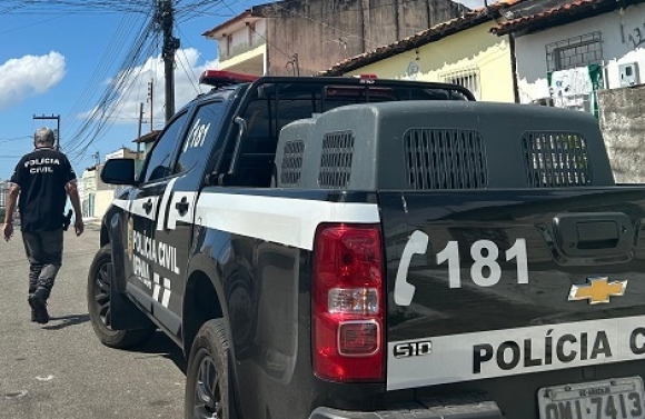 Polícia Civil e PMA resgatam dez cães em situação de maus-tratos no bairro Suíssa