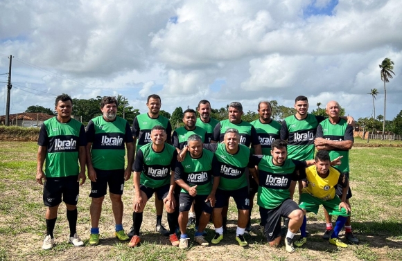 Deputado Ibrain inaugura de campo de futebol reformado com as suas emendas impositivas