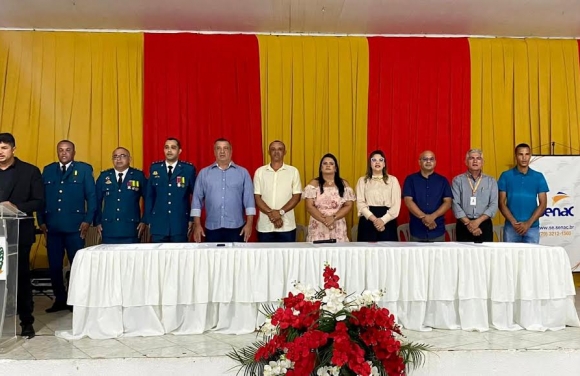 Câmara de Pacatuba homenageia destaques da sociedade em encerramento do semestre