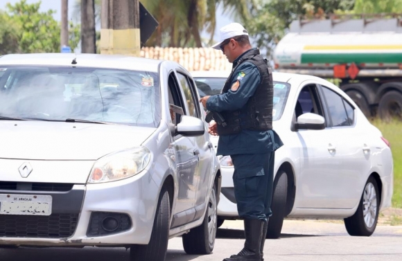 Operação de trânsito da Polícia Militar flagra sete condutores por direção veicular sob o efeito de bebidas alcoólicas no Carnaval