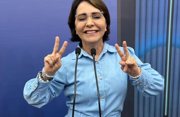 Emília destaca saúde, infraestrutura e emprego durante debate da TV Sergipe