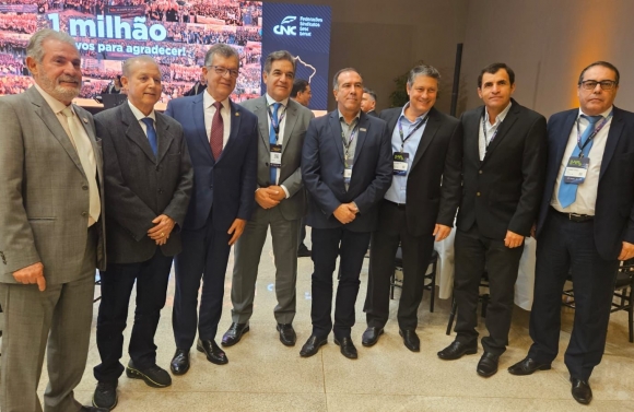 Sistema CNC homenageia Laércio por atuação contra o desvio de recursos do Sesc/Senac para a Embratur