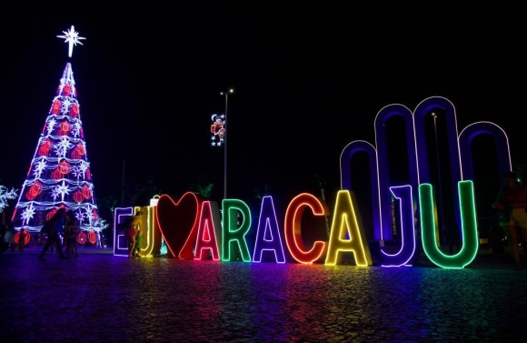 Circuito do Natal Iluminado 2024 encanta aracajuanos e turistas em vários pontos da capital