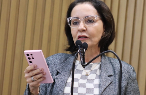 Crise nas UTIs pediátricas não é falta de dinheiro, mas de responsabilidade e empatia, afirma Emília Corrêa