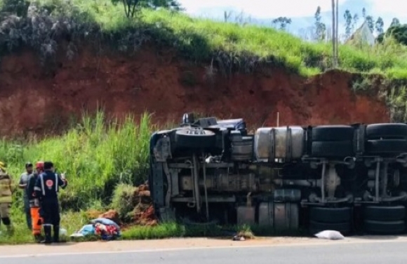 Mãe e filho do interior de Sergipe morrem em acidente na BR-116 em Minas Gerais