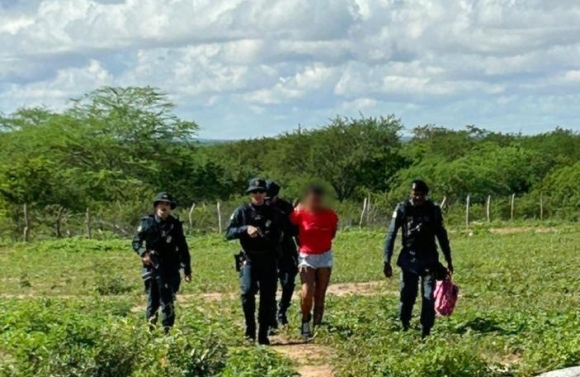 PM prende mulher suspeita de homicídio em povoado de Canindé de São Francisco