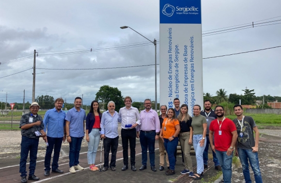 Marcelo Sobral visita instalações do Sergipetec