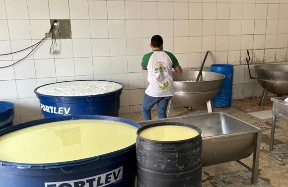 Governo de Sergipe fiscaliza queijarias e fabriquetas em Porto da Folha