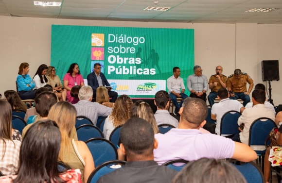 Gestores municipais participam de evento sobre obras públicas promovido pela FAMES