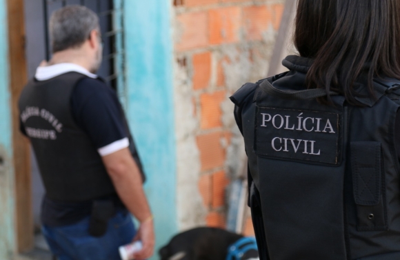 Ação conjunta entre três estados leva Polícia Civil a cumprir mandado de prisão contra investigado por estupro de vulnerável