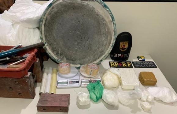 PM prende suspeito por tráfico de drogas e fecha laboratório improvisado para refino de cocaína na Grande Aracaju