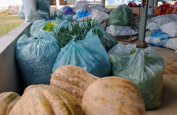 Entrega simultânea de alimentos da irrigação pública em Lagarto tem incentivo do Governo do Estado