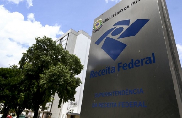 Receita Federal alerta sobre golpe utilizando o nome da Instituição