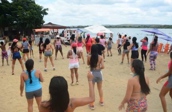 Domingo de muita folia em Telha