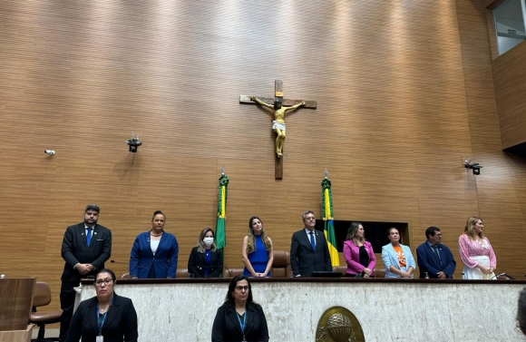 Luciano Pimentel promove sessão especial sobre leis de proteção aos autistas e cannabis medicinal no tratamento do TEA