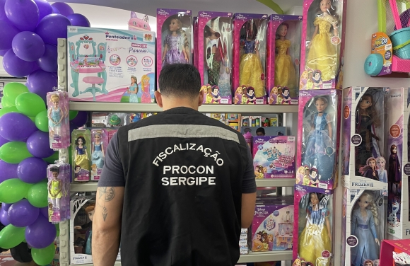 Procon/SE fiscaliza lojas de brinquedos pelo estado em preparação para Dia das Crianças