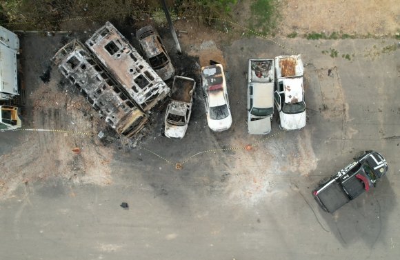 Polícia Científica realiza perícias e inicia confecção dos laudos sobre incêndio que destruiu veículos da Prefeitura de Poço Verde