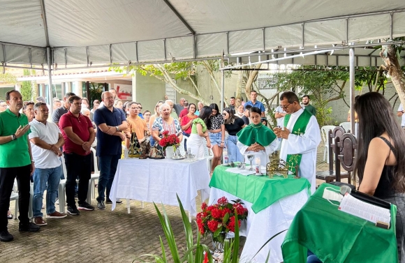 Família Monteiro realiza missa de gratidão pela vida de Valmir