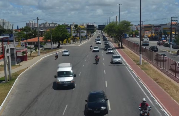 Obras voltam a alterar trânsito na Avenida Tancredo Neves em Aracaju