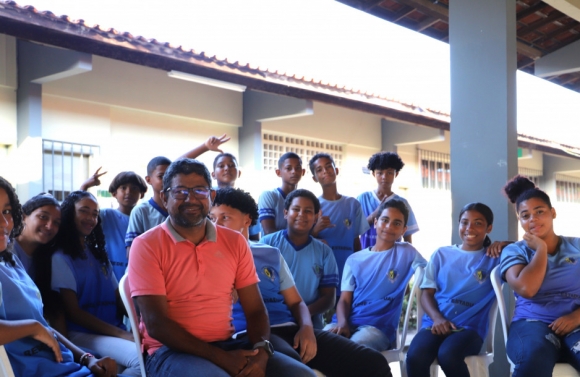 Aluno do EJA vence desafios da trajetória acadêmica e se torna professor de história