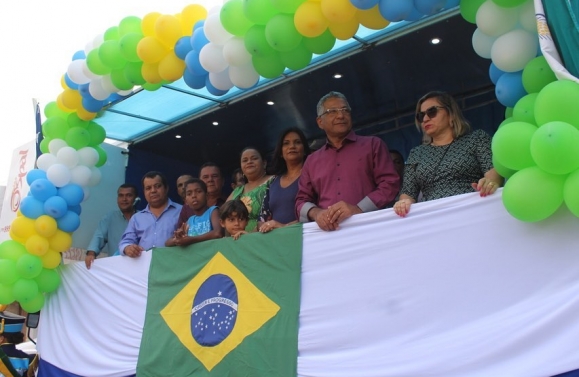 O desfile cívico de Japoatã movimentou toda a cidade