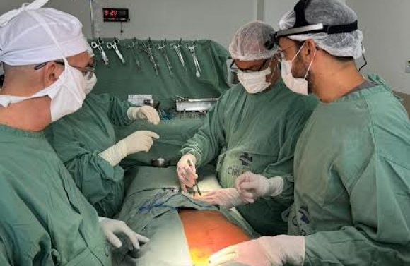 Hospital de Cirurgia realiza 1ª cirurgia cardiovascular minimamente invasiva de Sergipe