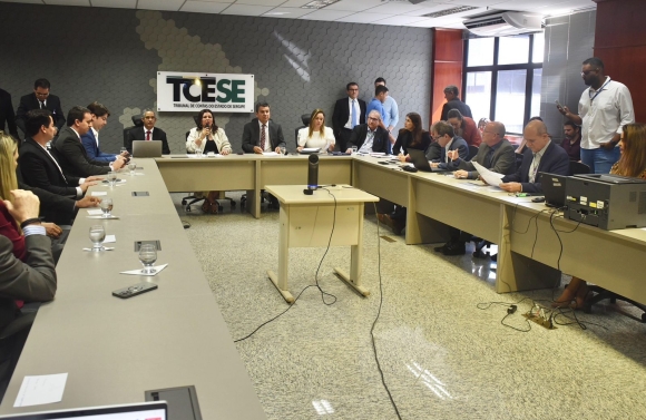 TCE realiza mesa técnica sobre concessão de serviços de água e esgoto